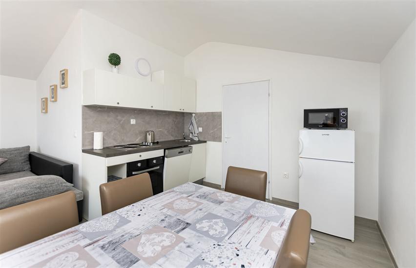 Apartment A6, for 5 persons
