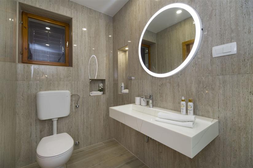 Apartment A2, for 6 persons