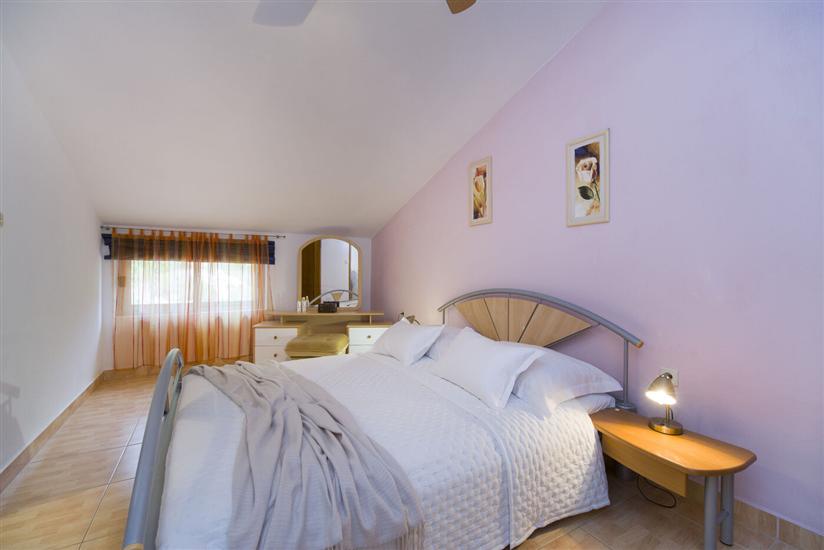 Apartment A4, for 3 persons