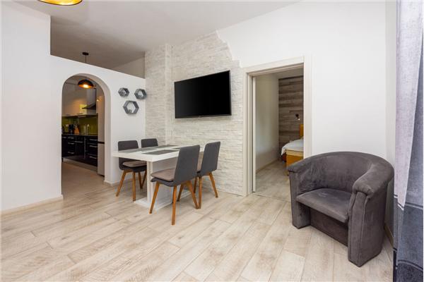 House K1, for 14 persons