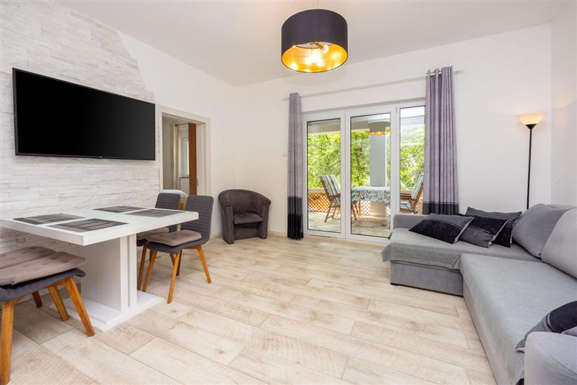 House K1, for 14 persons