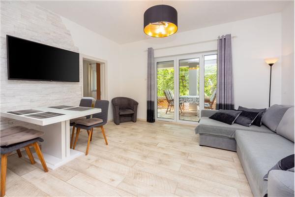 House K1, for 14 persons