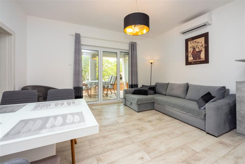 House K1, for 14 persons