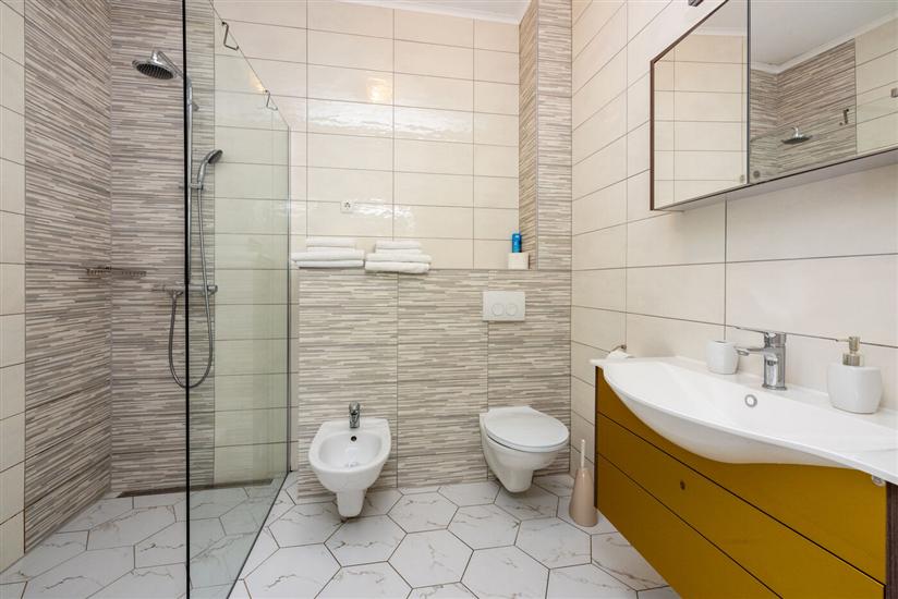 House K1, for 14 persons