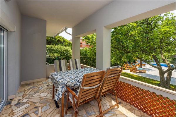 House K1, for 14 persons