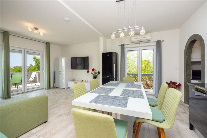 House K1, for 14 persons