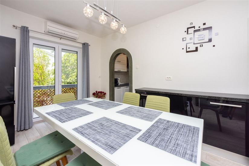 House K1, for 14 persons