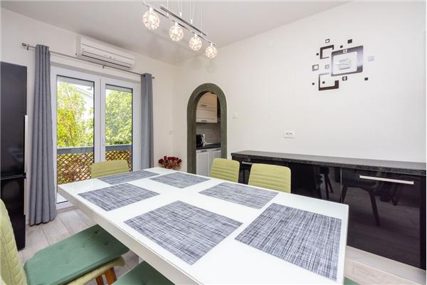 House K1, for 14 persons