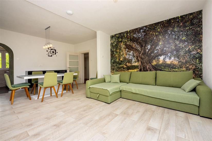 House K1, for 14 persons