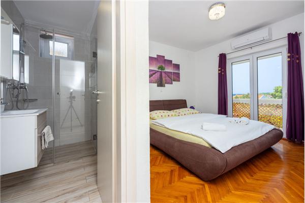 House K1, for 14 persons