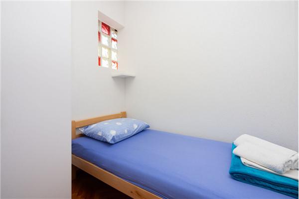 House K1, for 14 persons