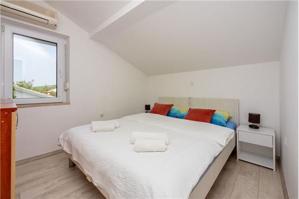 House K1, for 14 persons