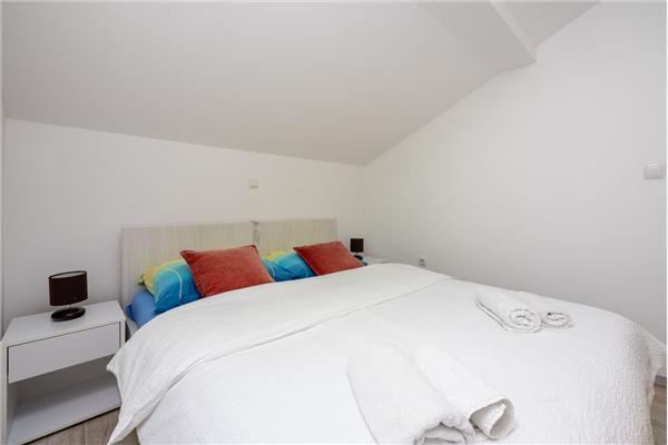 House K1, for 14 persons