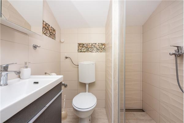 House K1, for 14 persons