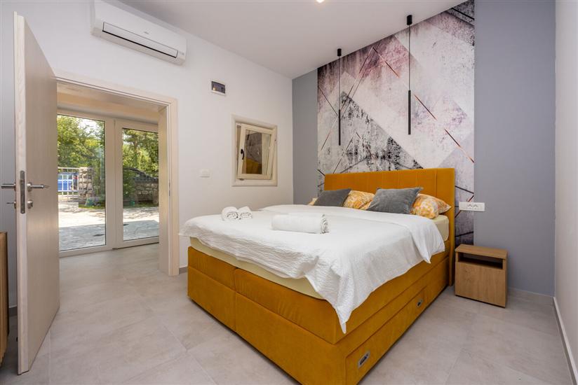 House K1, for 14 persons