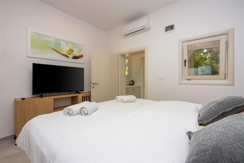 House K1, for 14 persons