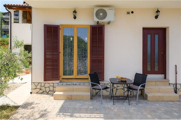 Apartment A9, for 2 persons