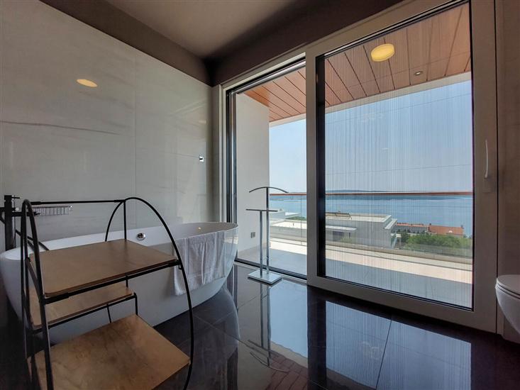 House K1, for 10 persons