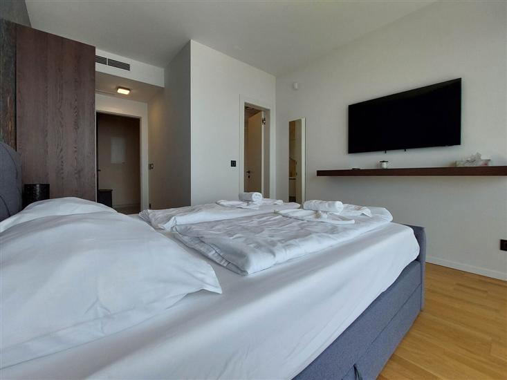 House K1, for 10 persons