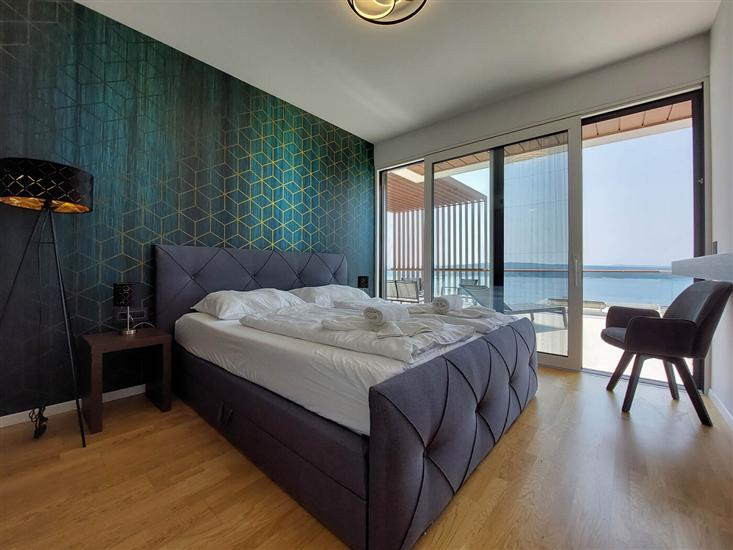 House K1, for 10 persons