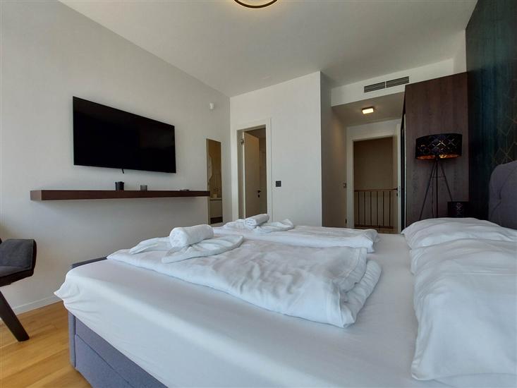 House K1, for 10 persons