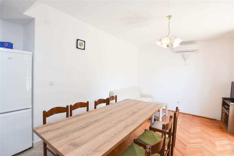 Apartment A1, for 8 persons