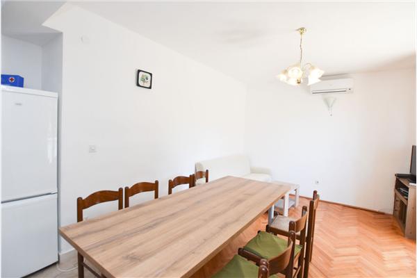 Apartment A1, for 8 persons