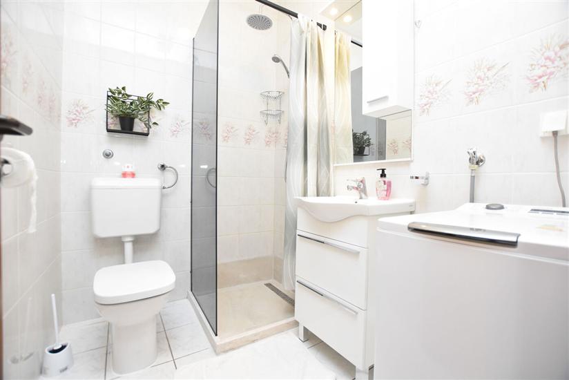 Apartment A1, for 8 persons