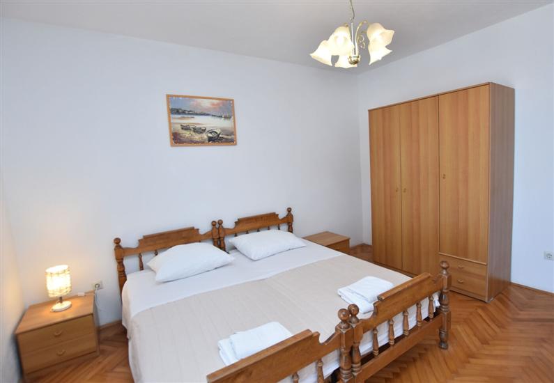 Apartment A1, for 8 persons