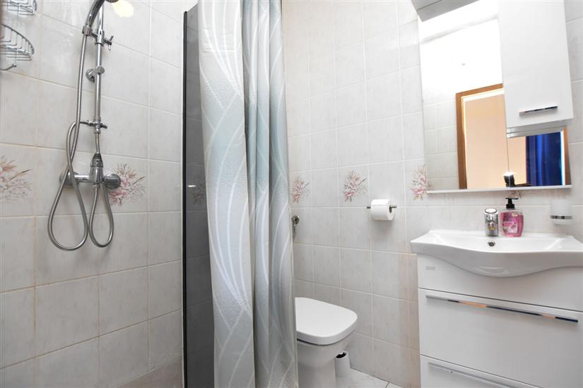 Apartment A1, for 8 persons