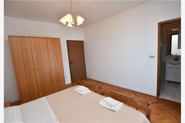 Apartment A1, for 8 persons