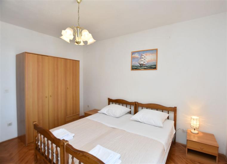 Apartment A1, for 8 persons