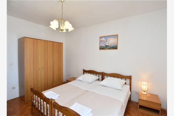 Apartment A1, for 8 persons