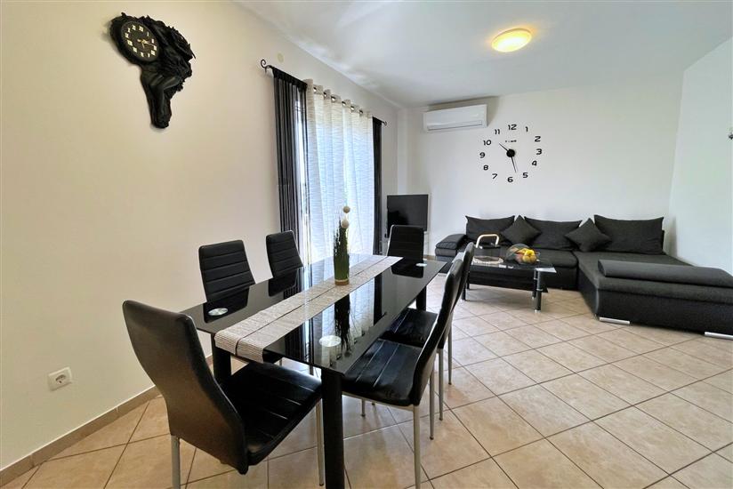 Apartment A1, for 6 persons