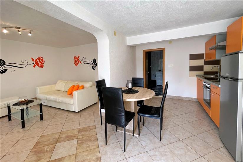 Apartment A2, for 3 persons