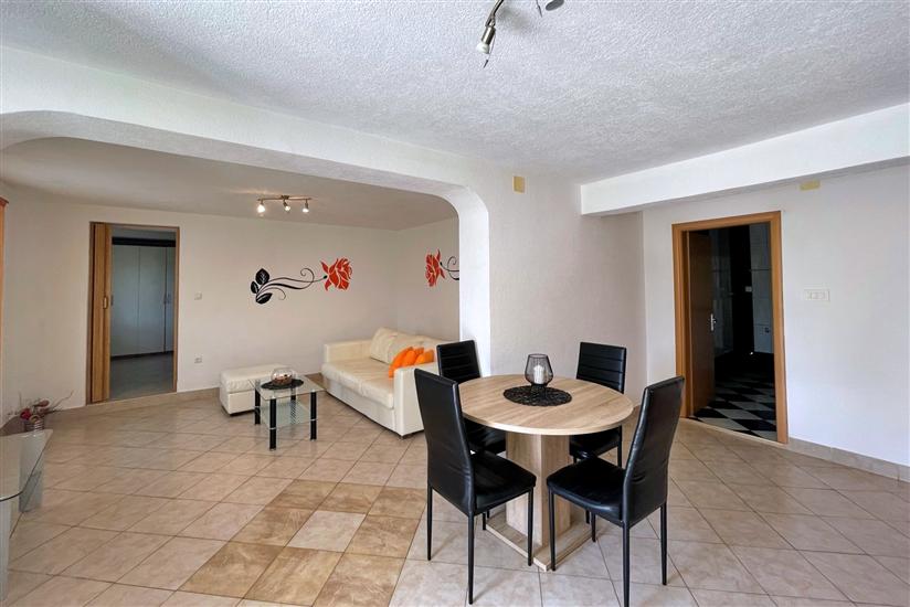 Apartment A2, for 3 persons