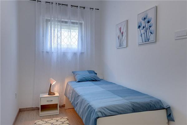 Apartment A1, for 5 persons