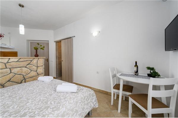 Apartment A9, for 2 persons