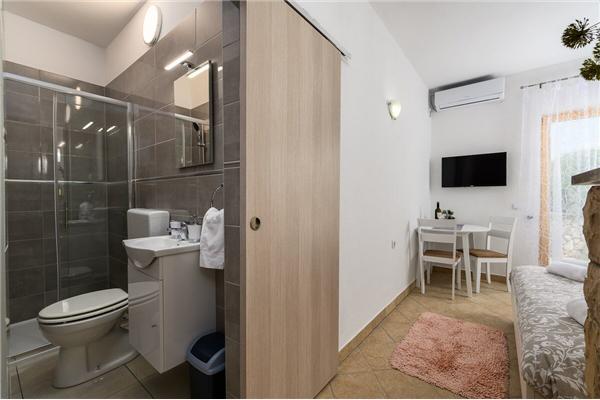 Apartment A9, for 2 persons