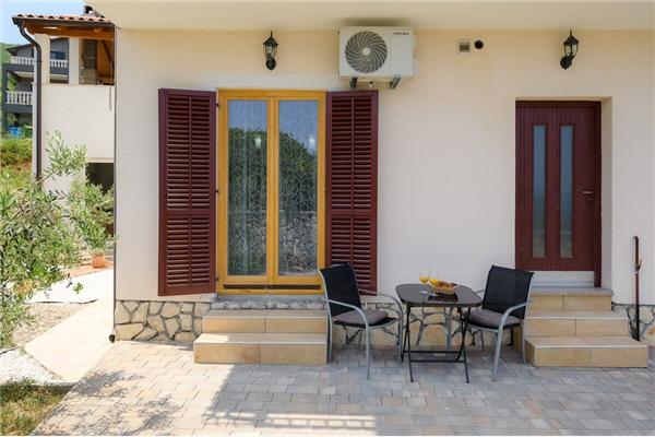 Apartment A9, for 2 persons