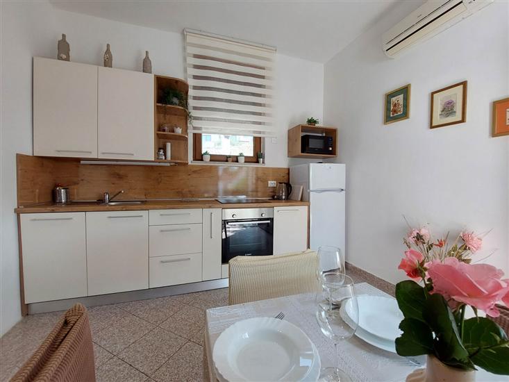 Apartment A2, for 4 persons