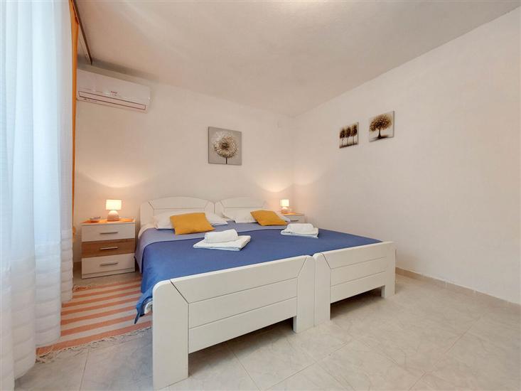 Apartment A4, for 3 persons