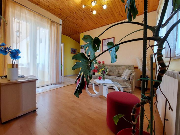 Apartment A2, for 6 persons