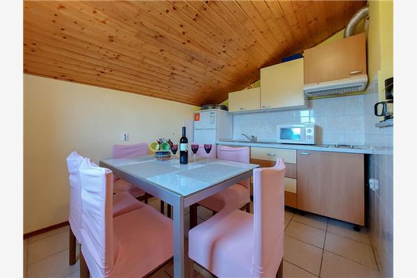 Apartment A2, for 6 persons