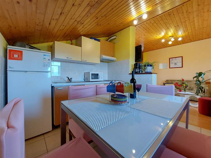 Apartment A2, for 6 persons