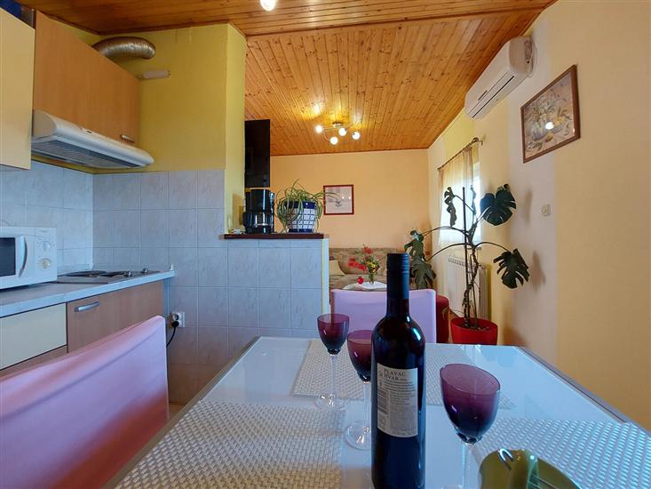 Apartment A2, for 6 persons