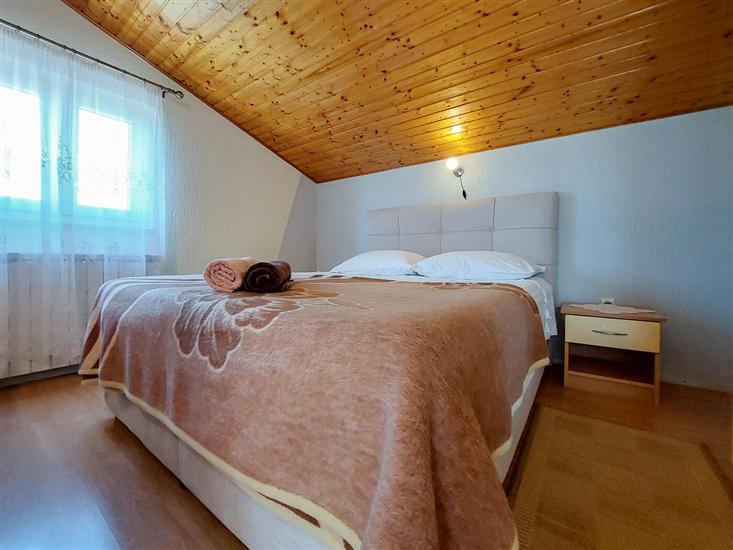 Apartment A2, for 6 persons