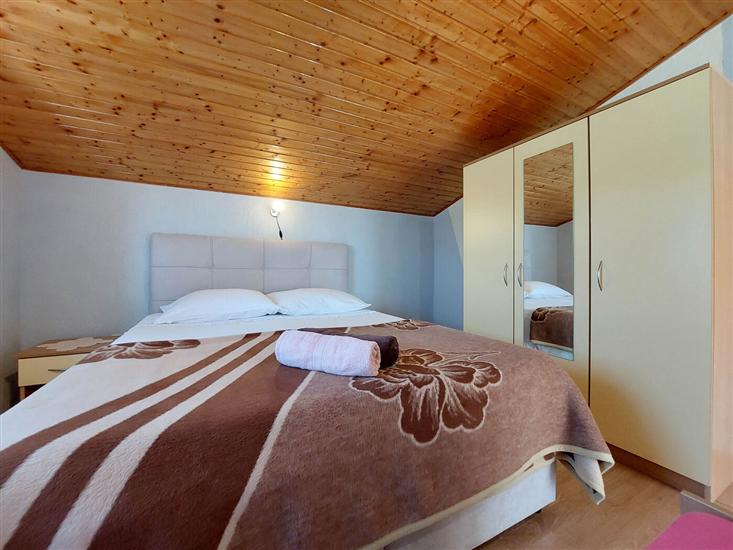 Apartment A2, for 6 persons