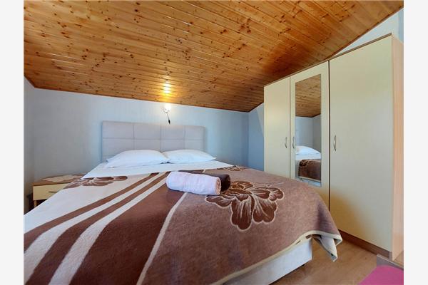 Apartment A2, for 6 persons