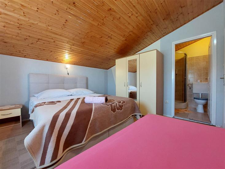 Apartment A2, for 6 persons